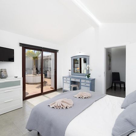 Villa Michelle - Lh114 By Villas Now Ltd Playa Blanca  Buitenkant foto