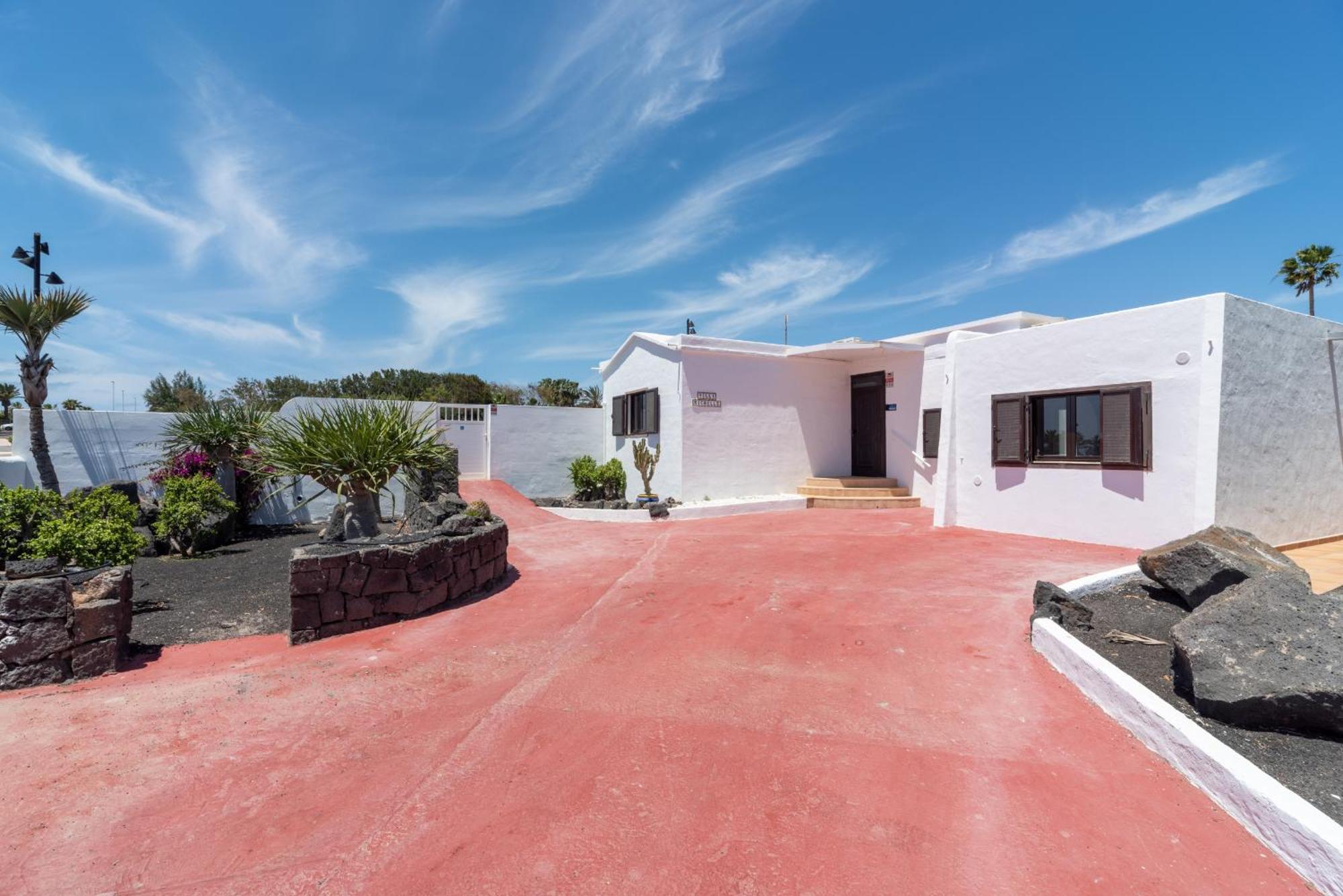 Villa Michelle - Lh114 By Villas Now Ltd Playa Blanca  Buitenkant foto