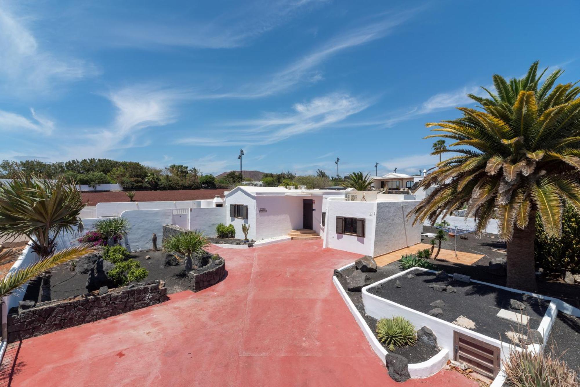 Villa Michelle - Lh114 By Villas Now Ltd Playa Blanca  Buitenkant foto