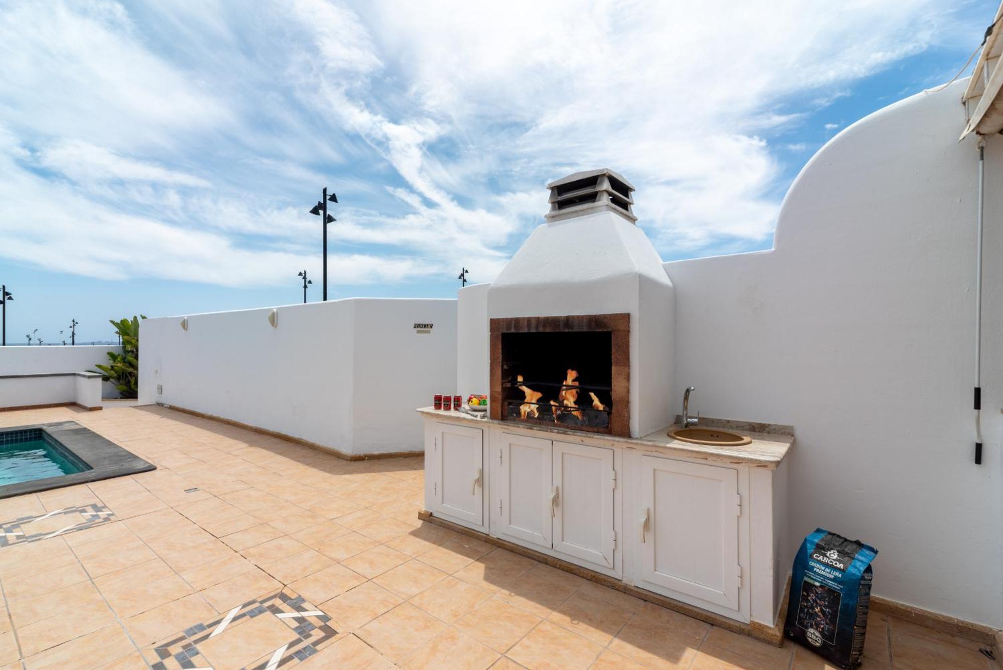 Villa Michelle - Lh114 By Villas Now Ltd Playa Blanca  Buitenkant foto