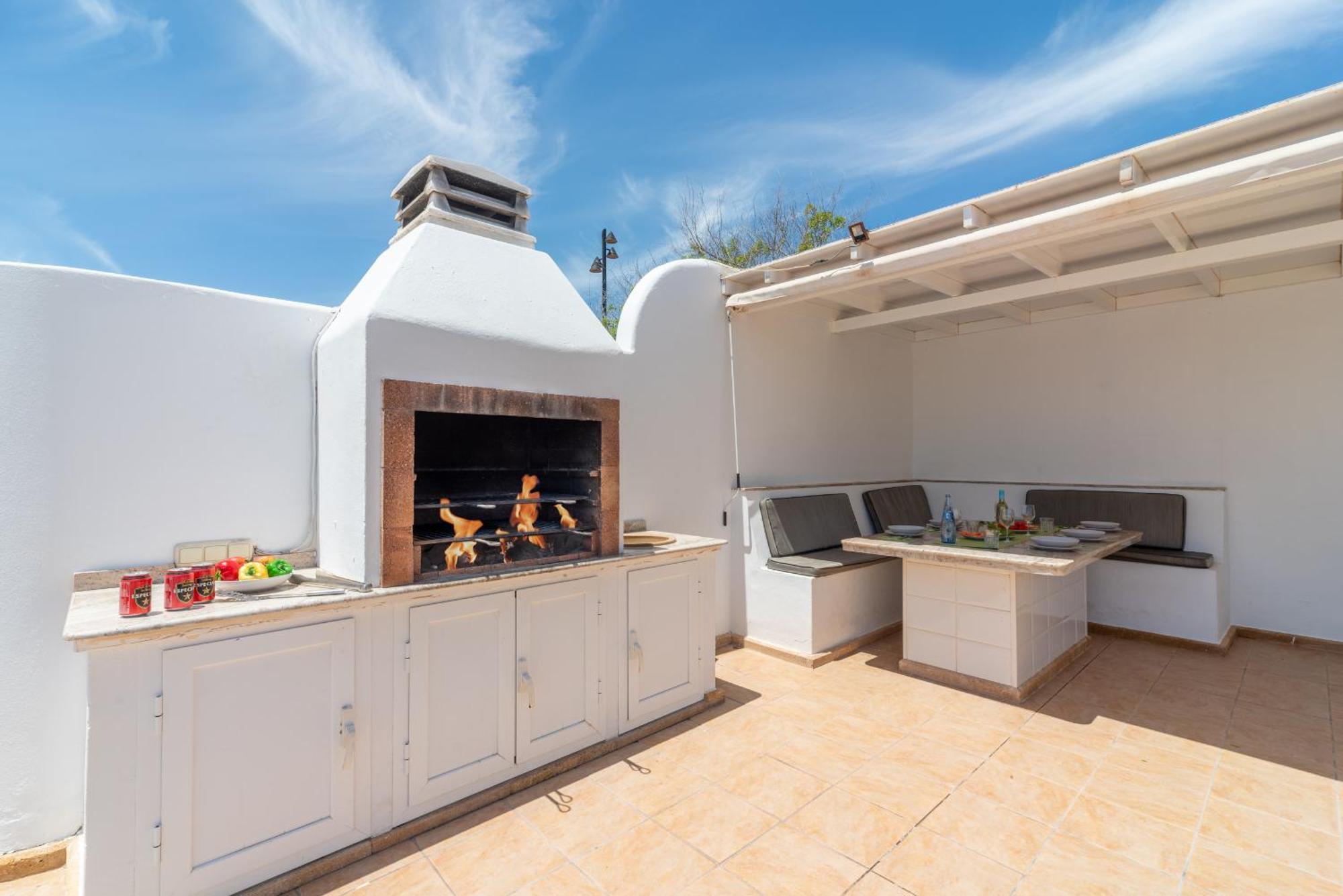 Villa Michelle - Lh114 By Villas Now Ltd Playa Blanca  Buitenkant foto