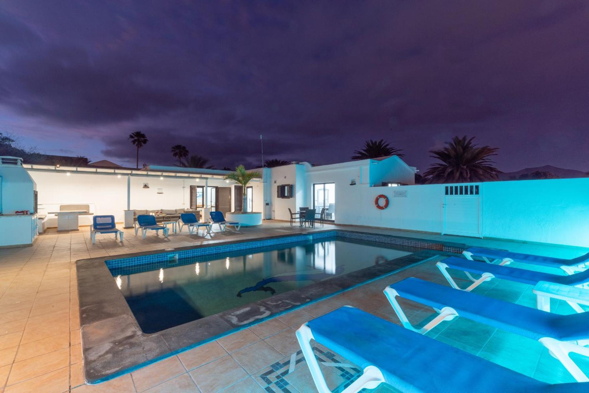 Villa Michelle - Lh114 By Villas Now Ltd Playa Blanca  Buitenkant foto